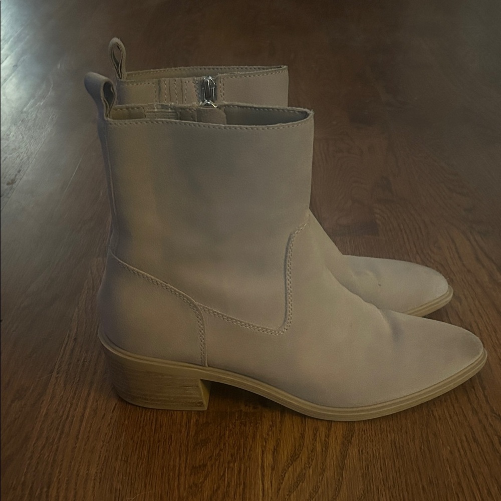 Dolce vita boots size 9.5